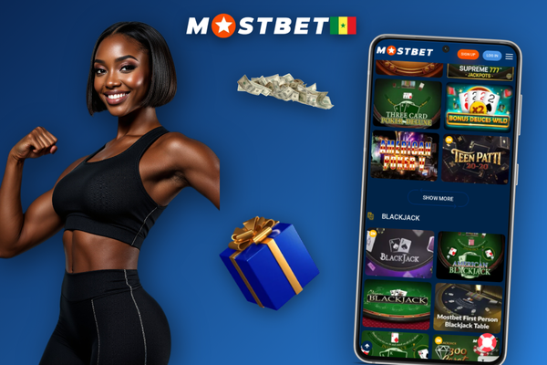 Jeune Sénégalais souriant avec notification de retrait Orange Money confirmé sur Mostbet
